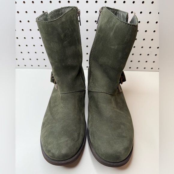 UGG Neils Boot in Green Suede with Buckle Detail - Picture 7 of 16